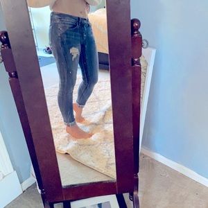 Like new KanCan distressed skinny jeans